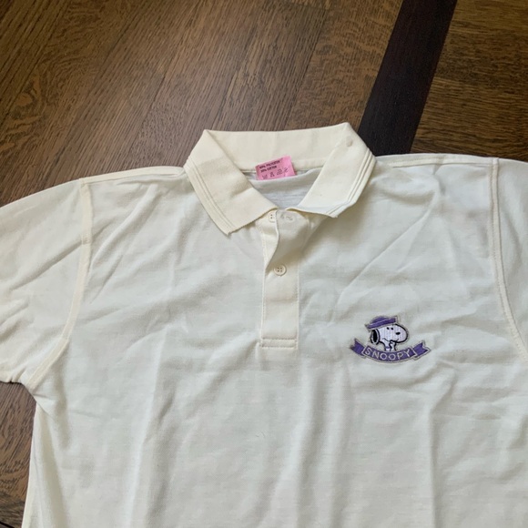 UNITED FEATURE SYNDICATE Snoopy Cream Polo Short Sleeve Men’s Size Medium NEW - Picture 6 of 12